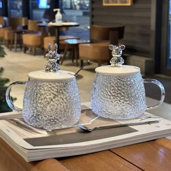 hammer pattern bear with lid and spoon glass cup, can be used for coffee, tea, etc.