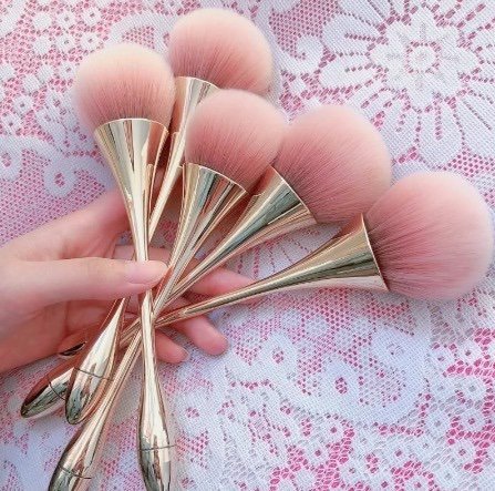 Rose Gold Makeup Brush