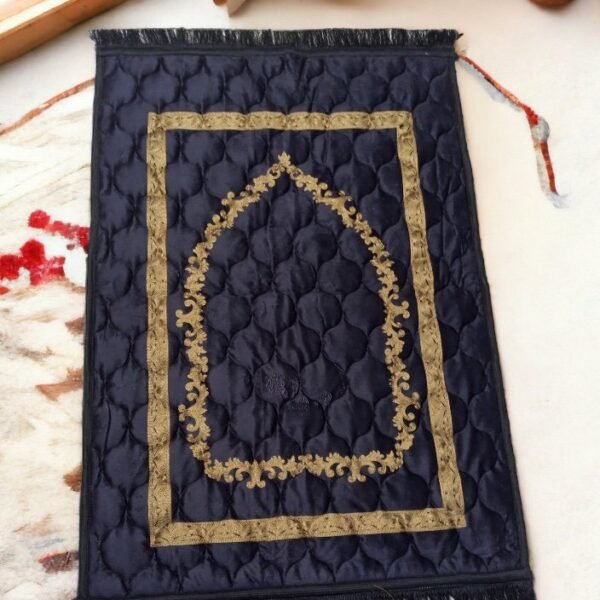 Turkish style
Luxurious and comfortable foam Embroidery Jae Namaz Valvet Material (80*120cm)